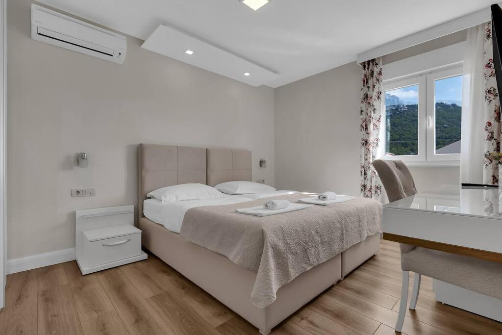 Apartment Hrvoje -Nur 50M Bis Zum Meer - Makarska Exklusiv โพรไมนา ภายนอก รูปภาพ